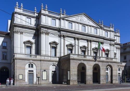 Façade néoclassique du Théâtre de La Scala
