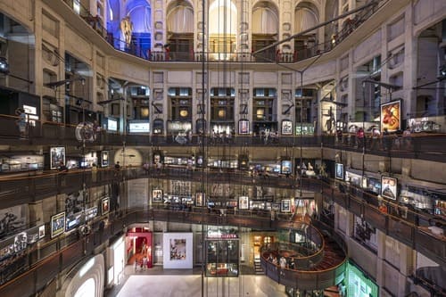Les galeries intérieures du Musée du Cinéma