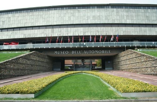 Façade du Musée National de l'Automobile de Turin