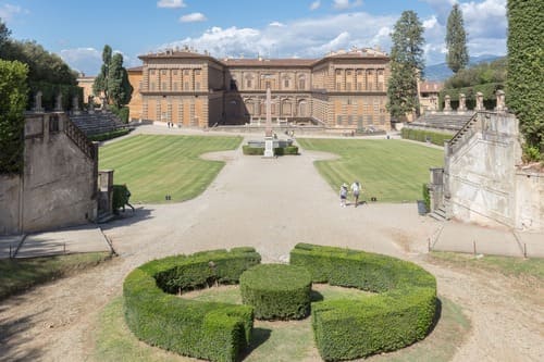 Vue plongeante sur les jardins