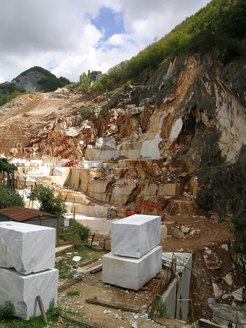 Blocs de marbre extraits