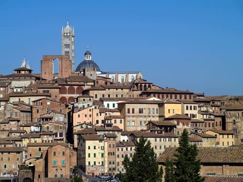 Panorama de Sienne avec l'église