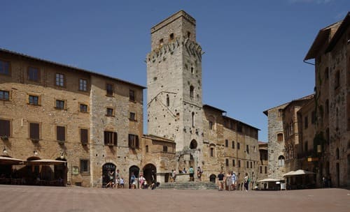 La place et les palais