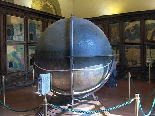 La majestueuse salle des cartes