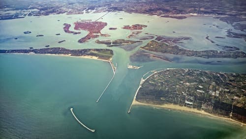Vue aérienne de la lagune de Venise