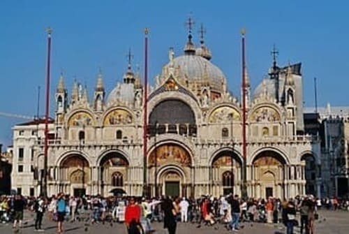 Façade et coupoles de la Basilique Saint-Marc