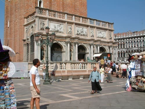 La Loggetta au pied du campanile