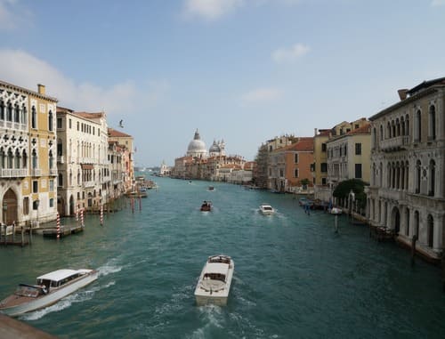 Perspective du Grand Canal bordé de palais