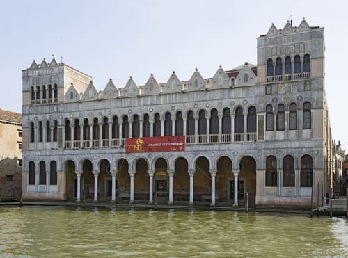 Le Fondaco dei Tedeschi près du Rialto