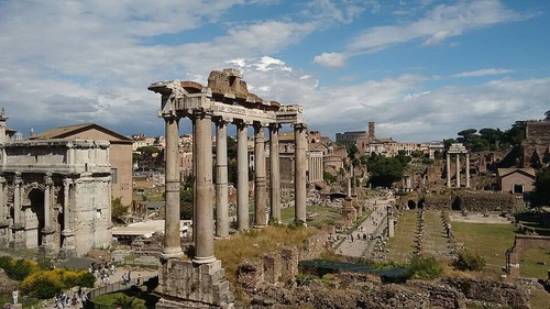 Colonnes du temple de Saturne sur le Forum