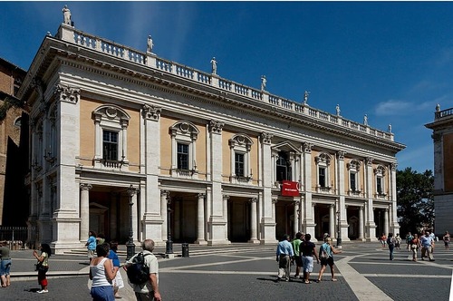 Place du Capitole et palais dessinés par Michel-Ange